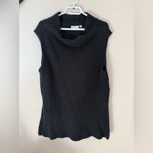 Black Sleeveless Sweater Vest